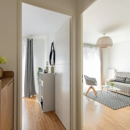 2-bedroom - - Near Paris * פנטן