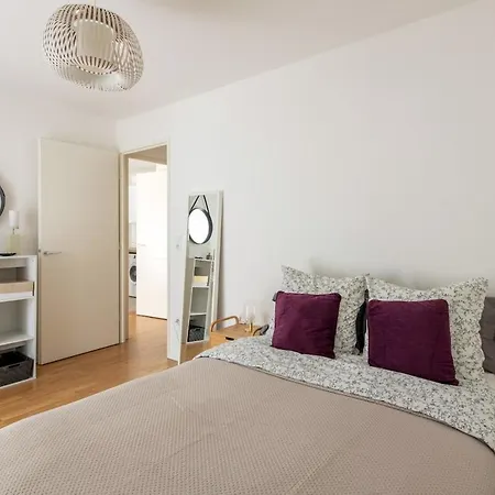 2-bedroom - - Near Paris דירה פנטן