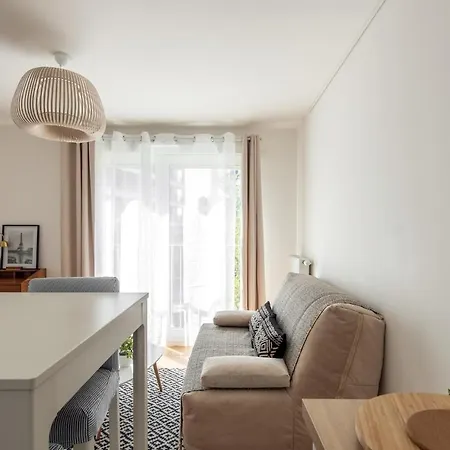 2-bedroom - - Near Paris פנטן